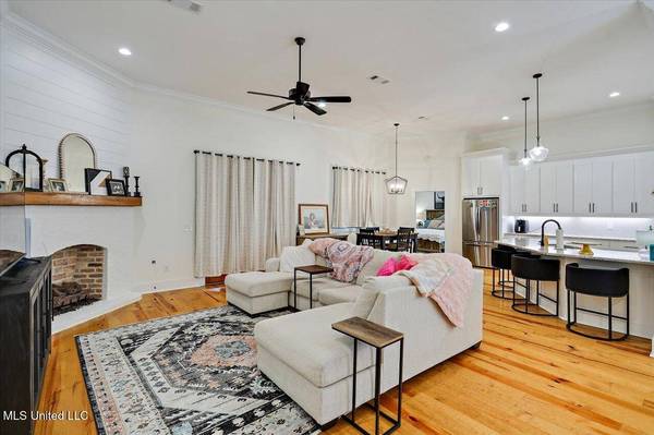 1622 Old Lake Road, Brandon, MS 39042