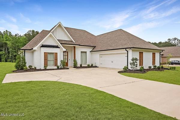 1622 Old Lake Road, Brandon, MS 39042