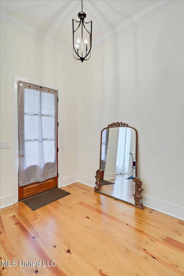 1622 Old Lake Road, Brandon, MS 39042