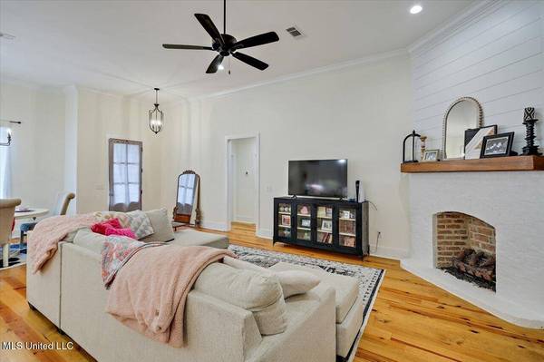 1622 Old Lake Road, Brandon, MS 39042