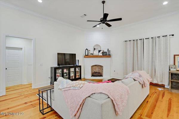 1622 Old Lake Road, Brandon, MS 39042