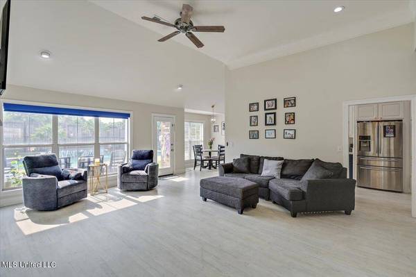 230 Lighthouse Lane, Brandon, MS 39047