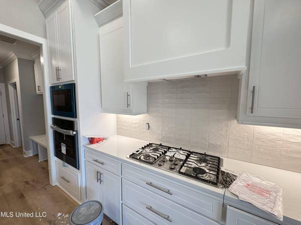 913 Brunswick Court, Flowood, MS 39232