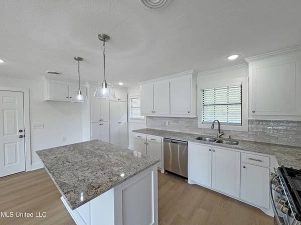 122 Duffey Drive, Florence, MS 39073