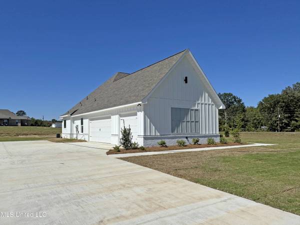 404 Lennon Lane, Brandon, MS 39047