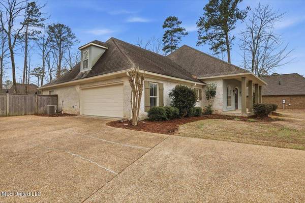 1002 Eastview Cove, Brandon, MS 39042