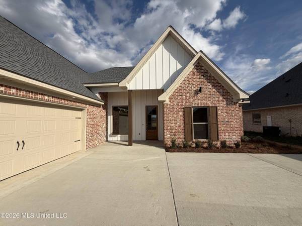 1110 Old Ct Crossing, Flowood, MS 39232