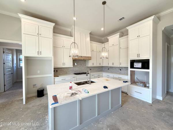 409 Lennon Lane, Brandon, MS 39047