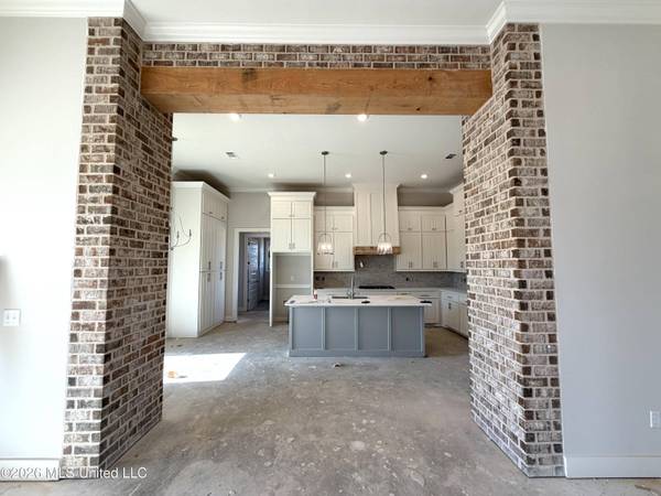409 Lennon Lane, Brandon, MS 39047