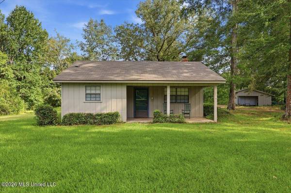 1031 Thigpen Road, Raymond, MS 39154