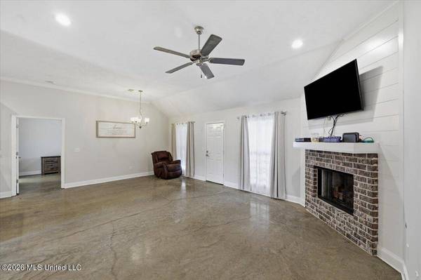 557 Brighton Trail, Florence, MS 39073