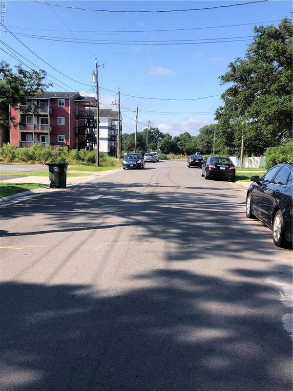 2405 Pretty Lake AVE, Norfolk, VA 23518