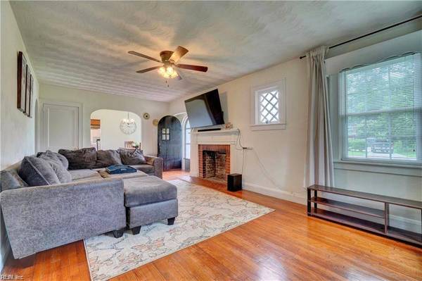 7819 Flowerfield RD, Norfolk, VA 23518