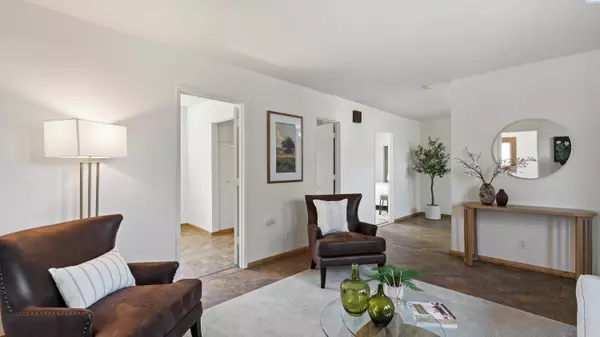 908 W Agate ST, Pasco, WA 99301