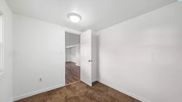 909 S 9th Ave, Pasco, WA 99301-5103