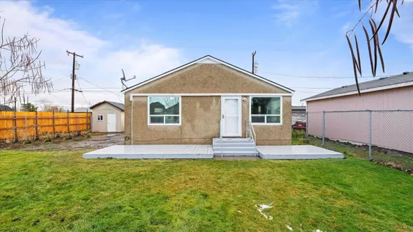 909 S 9th Ave, Pasco, WA 99301-5103