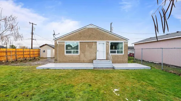 909 S 9th Ave, Pasco, WA 99301-5103