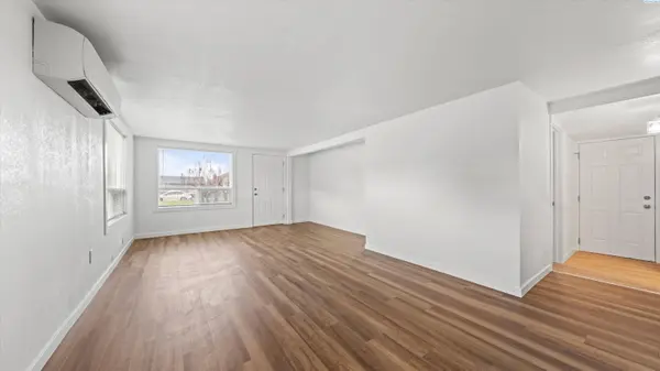 909 S 9th Ave, Pasco, WA 99301-5103