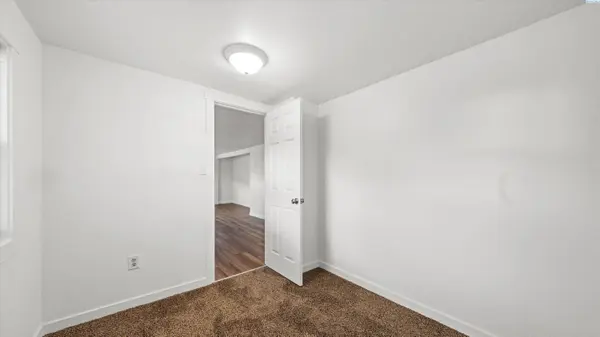 909 S 9th Ave, Pasco, WA 99301-5103