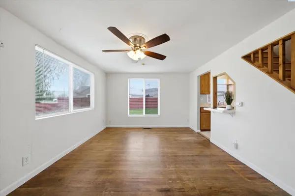 803 9th St., Benton City, WA 99320