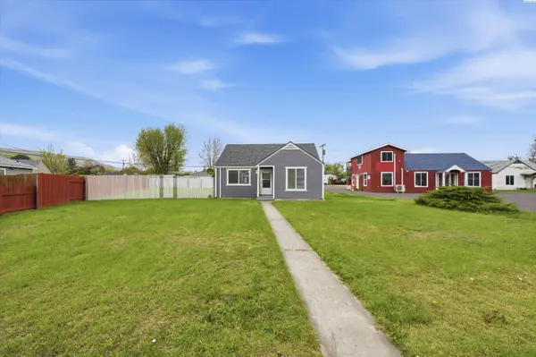 803 9th St., Benton City, WA 99320