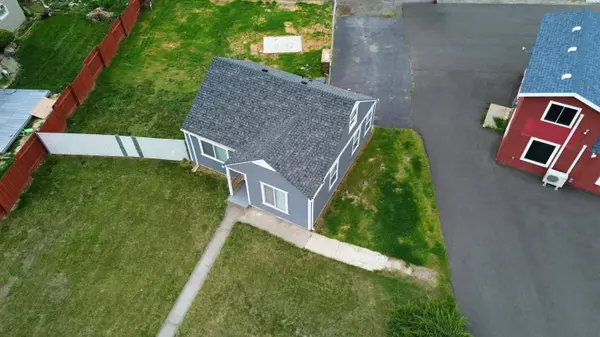 803 9th St., Benton City, WA 99320