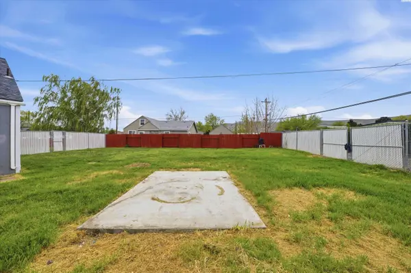 803 9th St., Benton City, WA 99320
