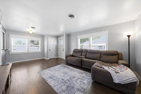 606 Wright Ave, Richland, WA 99352-4217
