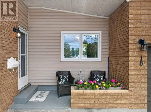 16 Clairmont Street, Sudbury, ON P3B3S5