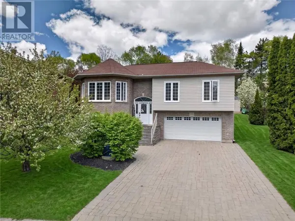 158 Crater Crescent, Sudbury, ON P3E5Y8