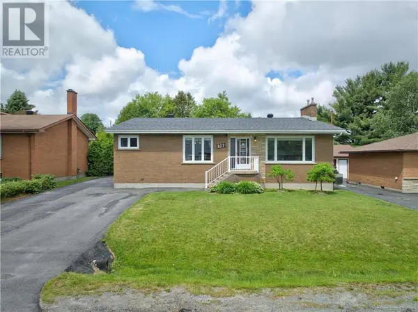 827 Sharon Avenue, Sudbury, ON P3A3X1