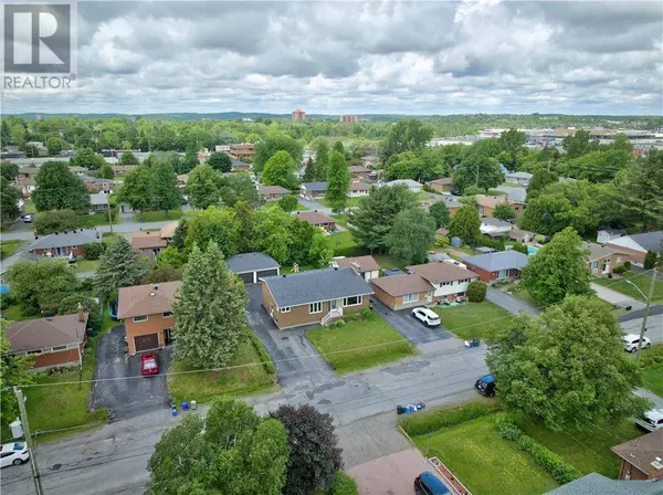 827 Sharon Avenue, Sudbury, ON P3A3X1
