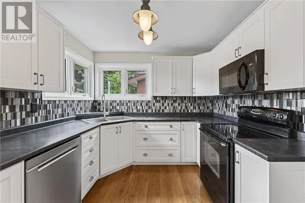 827 Sharon Avenue, Sudbury, ON P3A3X1