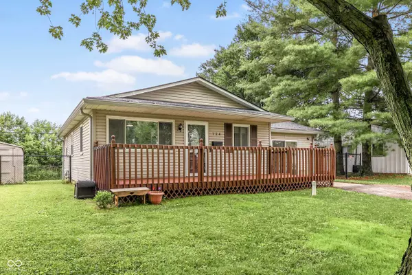 724 Alexander ST, Greenwood, IN 46143