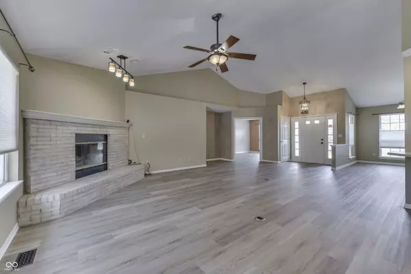 10324 Springridge CIR, Fishers, IN 46037