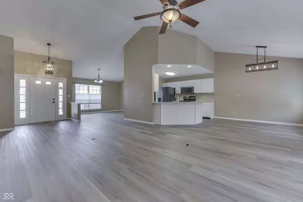 10324 Springridge CIR, Fishers, IN 46037