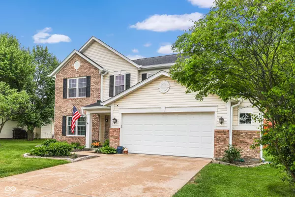 5617 Gainesway DR, Greenwood, IN 46142