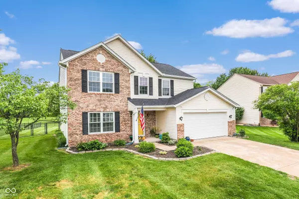 5617 Gainesway DR, Greenwood, IN 46142