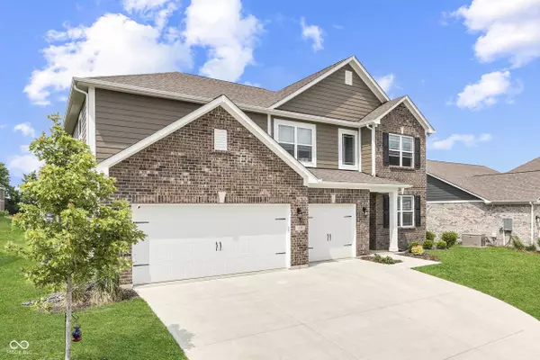 928 Ridge Rock LN, Bargersville, IN 46106