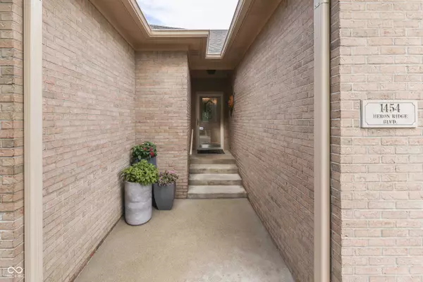 1454 Heron Ridge BLVD, Greenwood, IN 46143