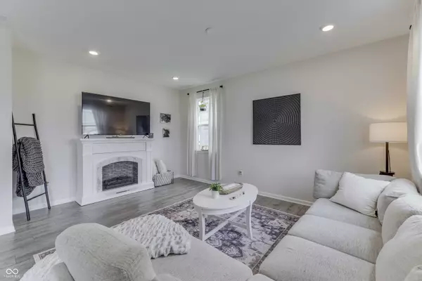 5906 Aleppo LN, Greenwood, IN 46143