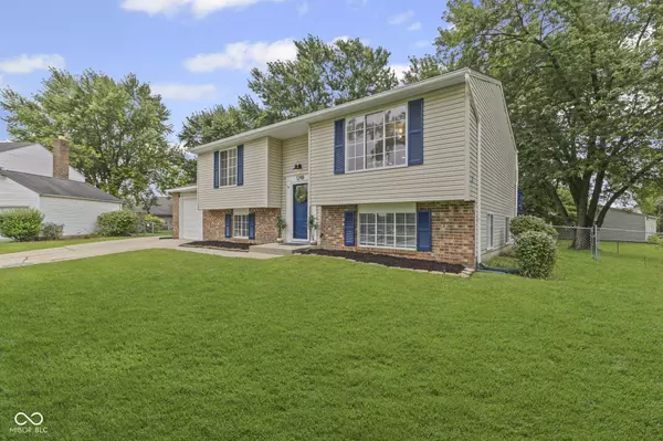 1248 Rosengarten DR, Greenwood, IN 46142