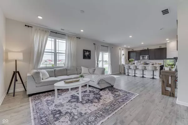 5906 Aleppo LN, Greenwood, IN 46143