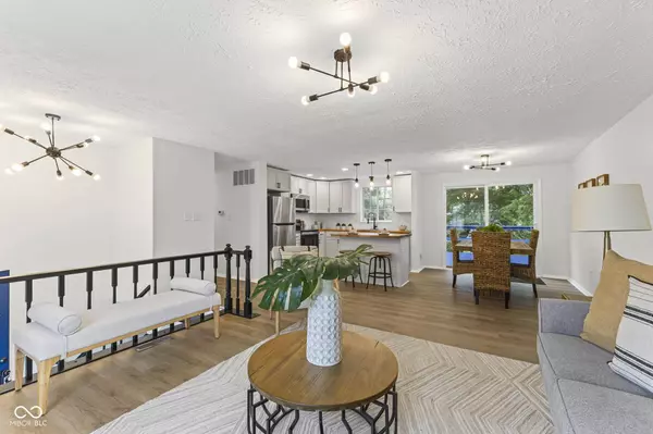 1248 Rosengarten DR, Greenwood, IN 46142