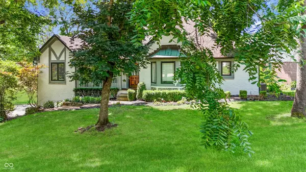 6357 Deerwood CT, Greenwood, IN 46143