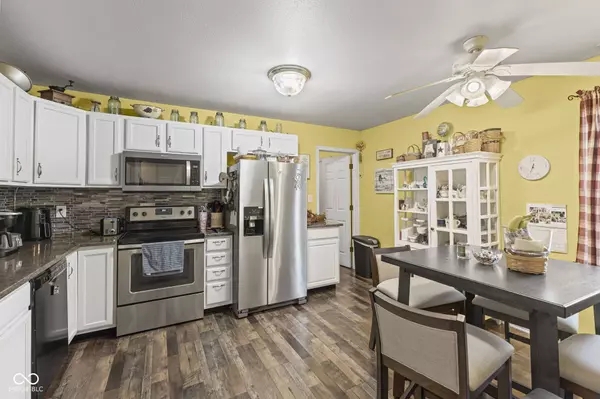 998 Nicole WAY, Whiteland, IN 46184