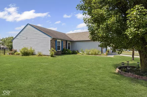 998 Nicole WAY, Whiteland, IN 46184