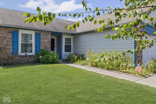 998 Nicole WAY, Whiteland, IN 46184