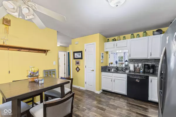 998 Nicole WAY, Whiteland, IN 46184