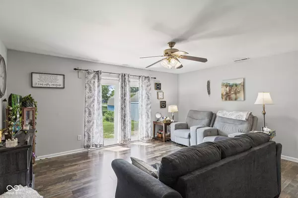 998 Nicole WAY, Whiteland, IN 46184